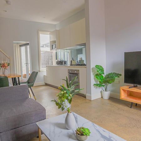 Charming 2 Bedroom House Woolloomooloo Sydney Exterior photo